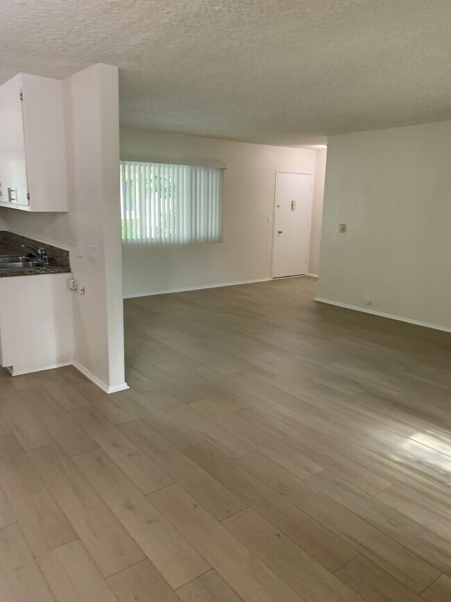 Building Photo - 5000 Coldwater Canyon Ave