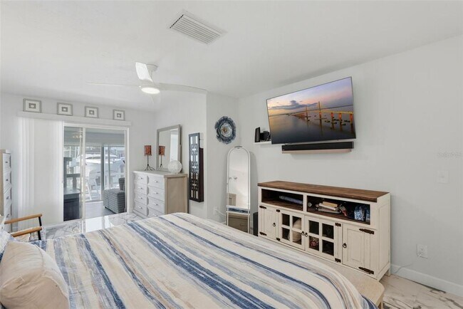 Building Photo - 573 Boca Ciega Point Blvd N