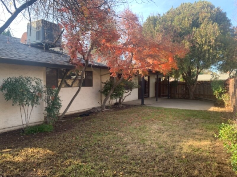 Building Photo - 810 Madrone Ave