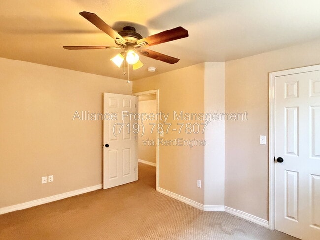 Building Photo - 1755 Smoke Ridge Dr