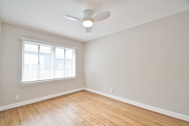 Building Photo - 1336