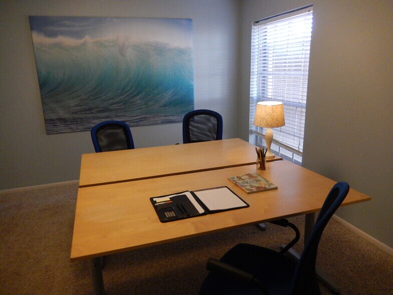 bedroom downstairs - 9106 Emberglow Ln