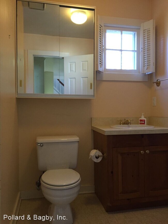Building Photo - 2 br, 2 bath House - 5604 Willow Creek Ln.