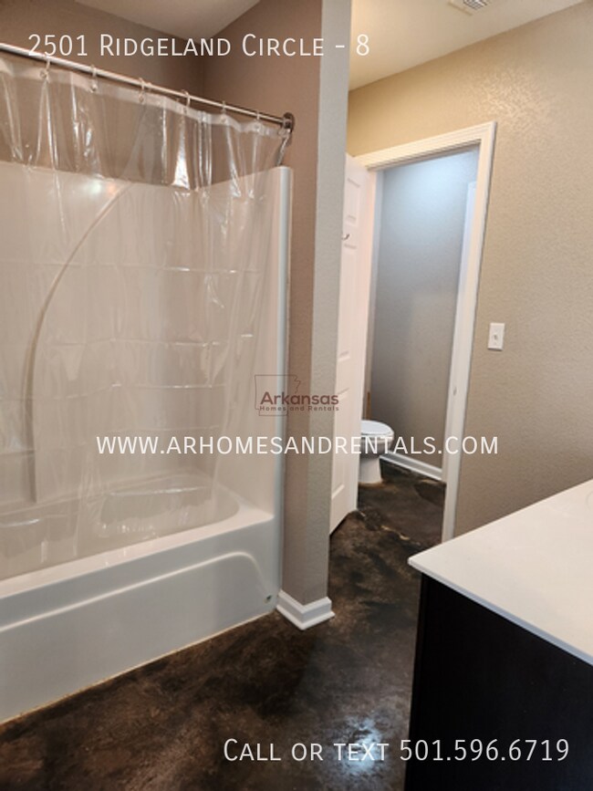 Building Photo - 2501 Ridgeland Cir