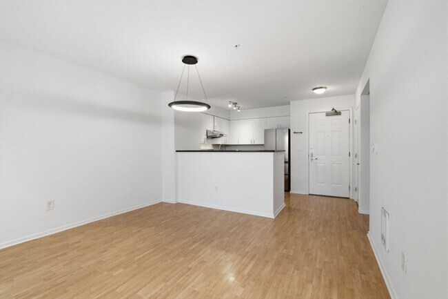 Building Photo - 8100 Oceanview Terrace