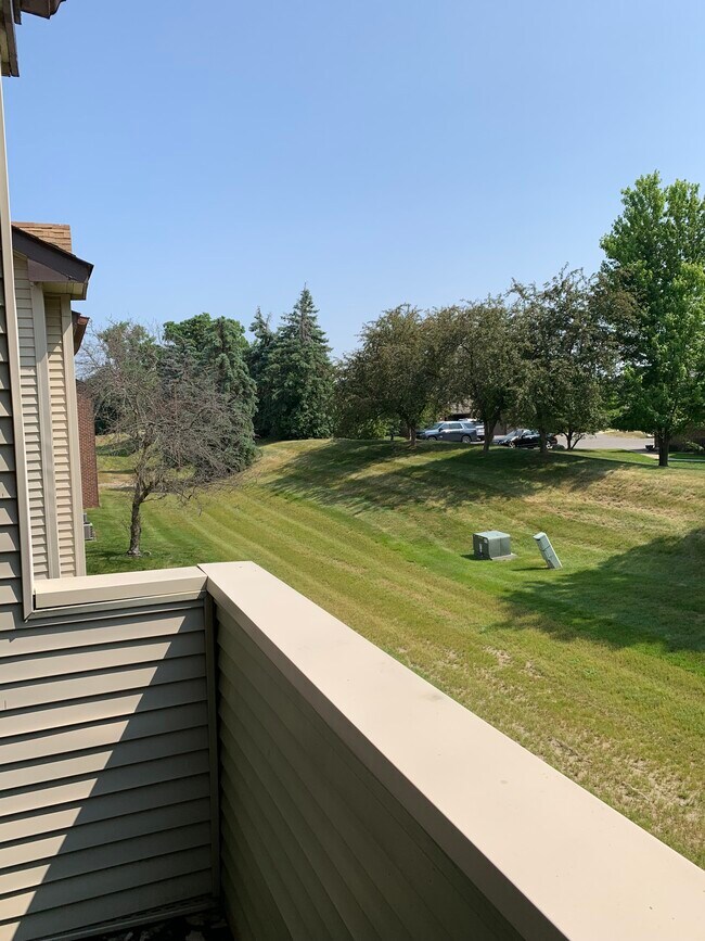 Deck - 6680 Ridgefield Cir