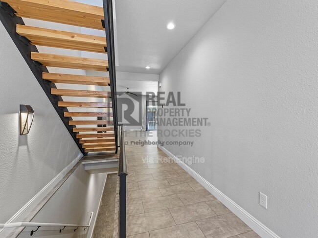 Building Photo - 1504 60th Ave