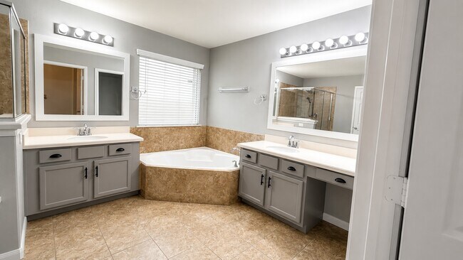 Building Photo - 2310 Corry Crest Cir
