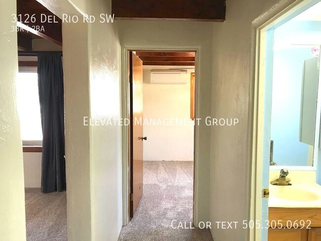 Building Photo - 3 Bedroom in Del Rio Acres/South Valley. L...