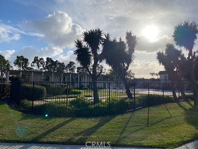 Building Photo - 9815 Verde Mar Dr