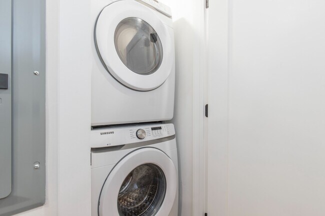 Building Photo - 810 W Norris St