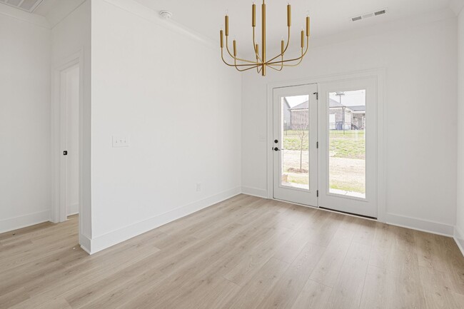 Building Photo - 3049 Inman Dr