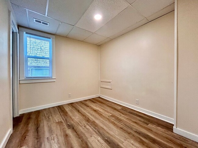 Building Photo - 1123 Pine St