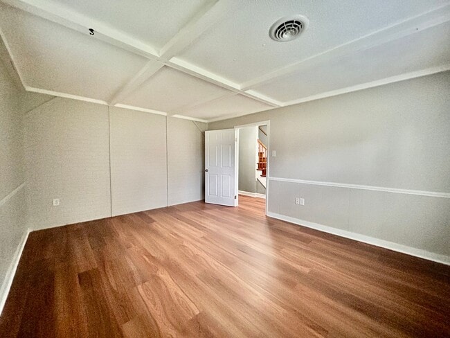 Building Photo - Spacious 3-Bedroom 1.5 Bath Home For Rent ...