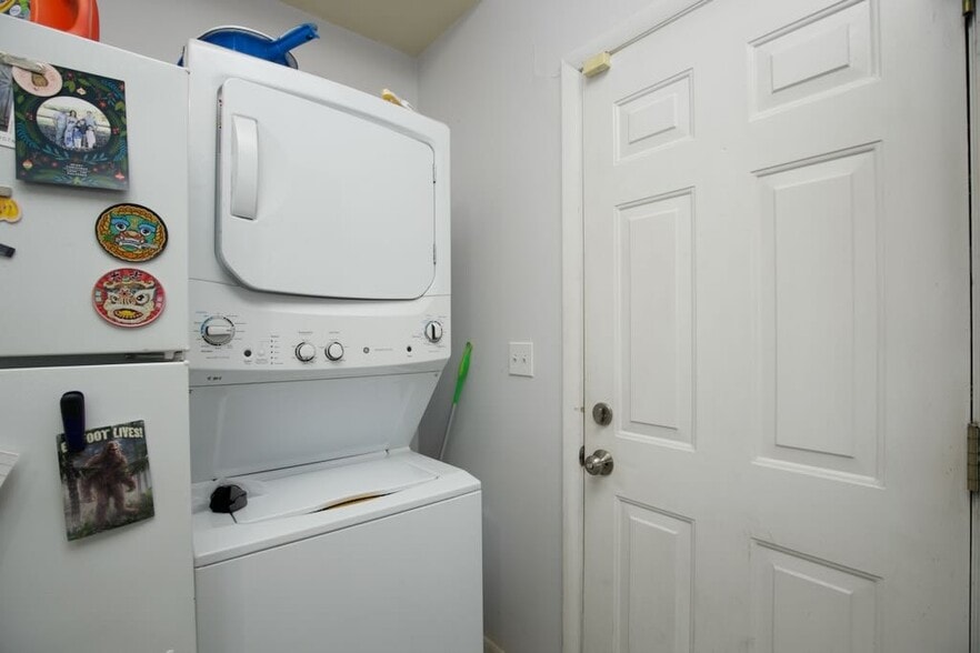 Building Photo - 1340 W Hubbard St