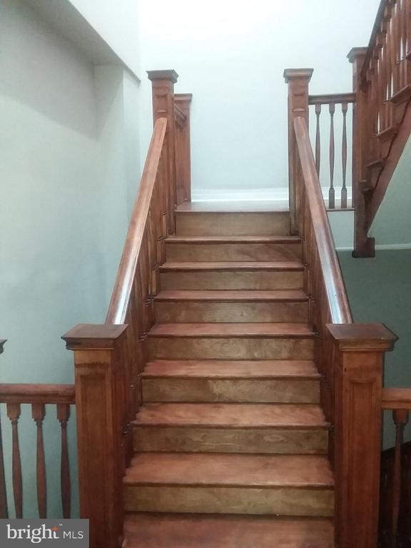 Building Photo - 2012 Mt Royal Terrace