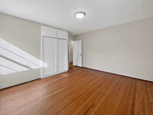 Building Photo - 3240 Hudson Ave