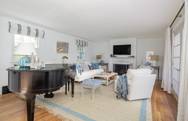 Building Photo - 72 Davids Ln