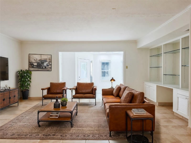 Building Photo - 811 Lovett Blvd