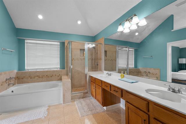 Building Photo - 2422 Whispering Cove Cir