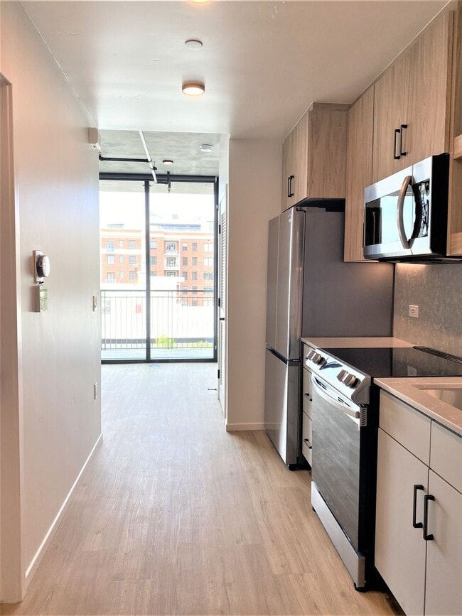 Interior Photo - Secoya by the Park