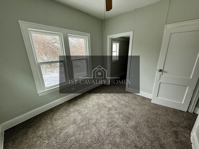 Building Photo - 9215 Yale Ave