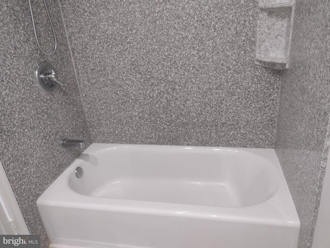 Building Photo - 83 Avon Ln