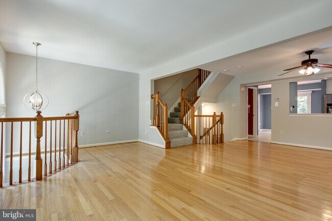 Building Photo - 6213 Stratford Ct