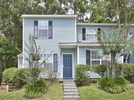 Building Photo - 2199 Timberwood Cir N