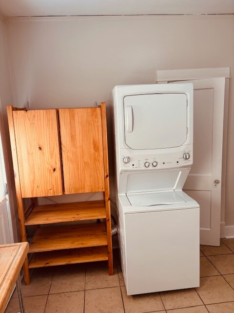 Laundry in kitchen - 749 Dickinson St