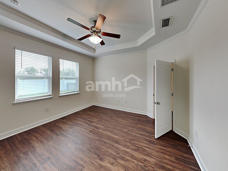 Building Photo - 527 Pine Terrace Dr