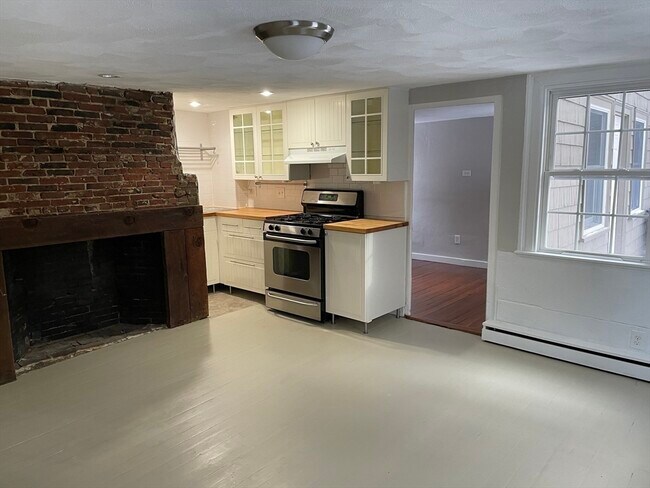 Building Photo - 10 Palfrey Ct