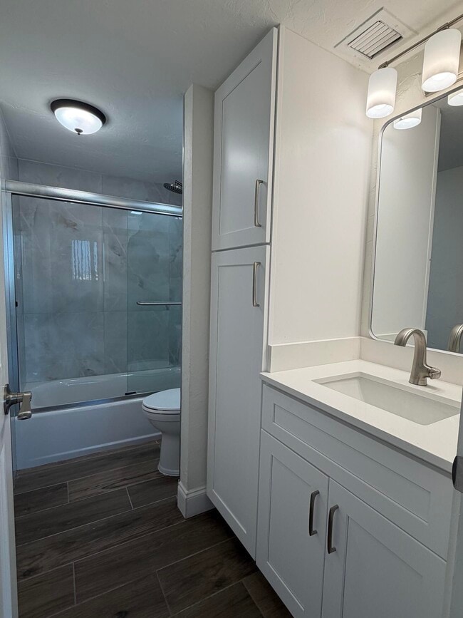 Building Photo - 5600 N Flagler Dr