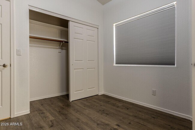 Building Photo - 3125 E Cottonwood Ln