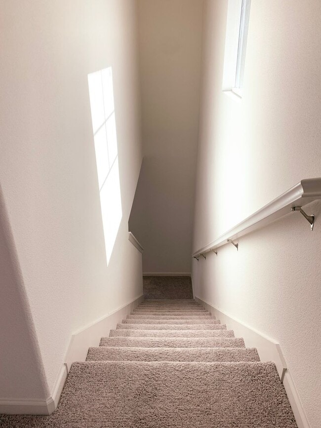 Building Photo - 2025 Built 3/2.5 in Hollister