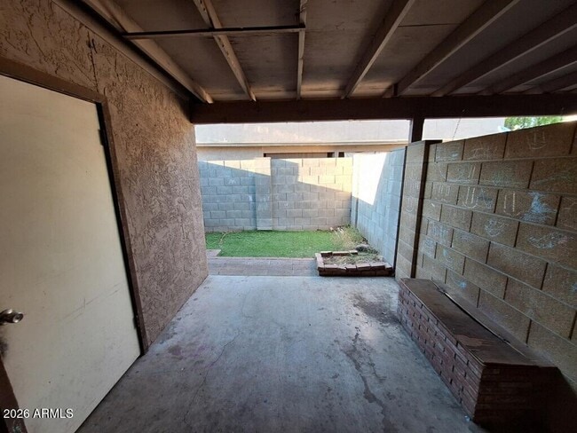 Building Photo - 1449 E Knoll Cir