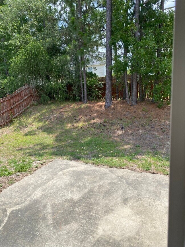Building Photo - 113 Chatham Trace