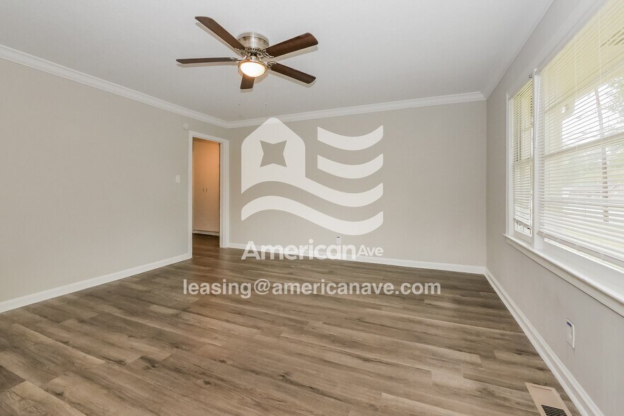 Building Photo - 4902 20th Ave