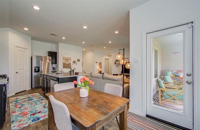 Building Photo - 14344 Rain Dr