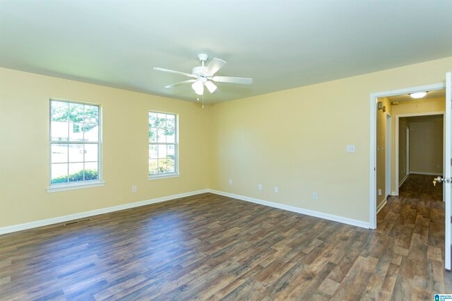 Building Photo - 713 Jason Cir