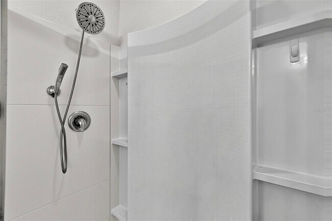 Building Photo - 137 Fairway Ct