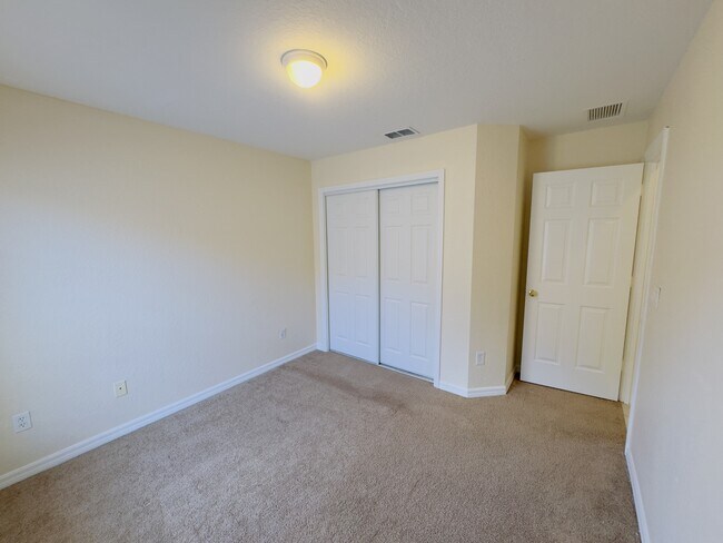 Building Photo - 405 Caraway Dr