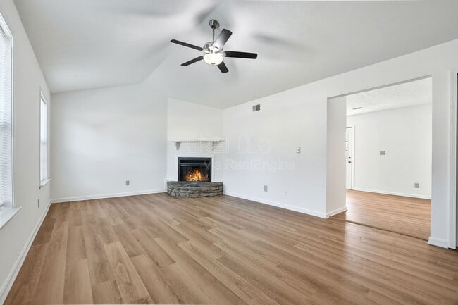 Building Photo - 5628 Wooded Lake Dr