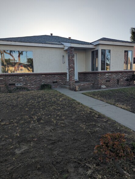 Primary Photo - 7123 Lime Ave