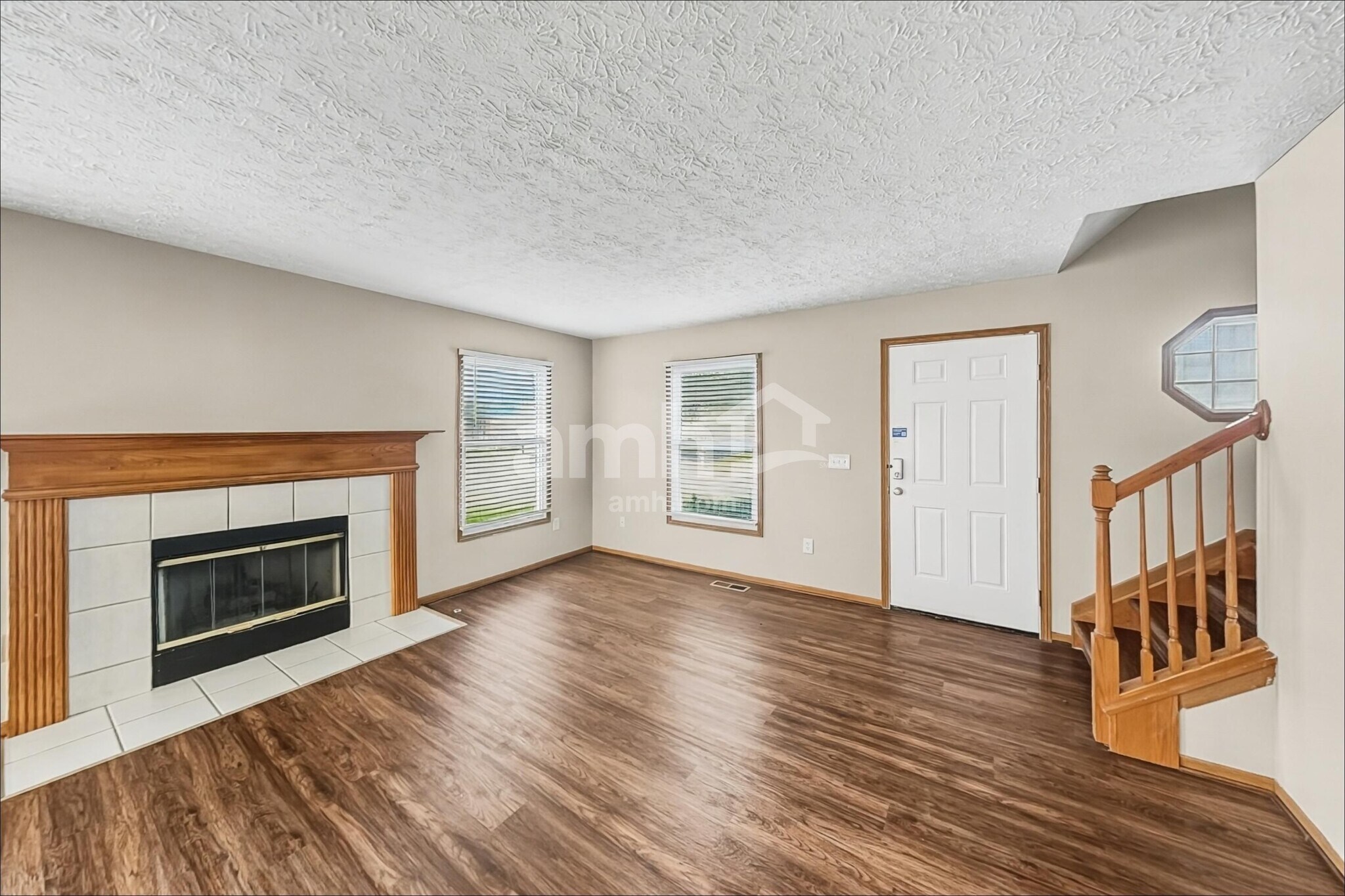 Building Photo - 825 Whitehead Dr