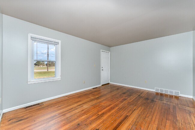 Building Photo - 2208 Bay City Rd