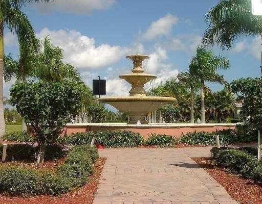 Building Photo - 2Bd /2Ba Condo with Stunning Lake Views!  ...