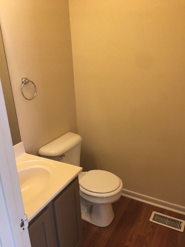 Building Photo - 1616 Fawcett Ln