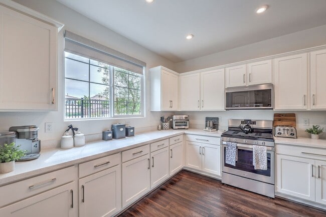 Building Photo - Unfurnished Skye Canyon Home in gated community w/ Loft & EV Charger