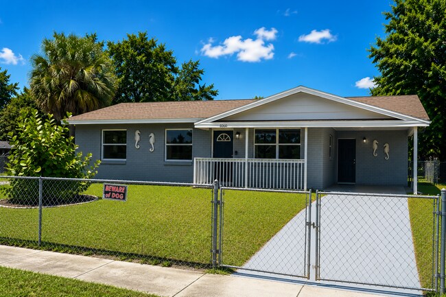 Building Photo - 1060 E Patrick Cir